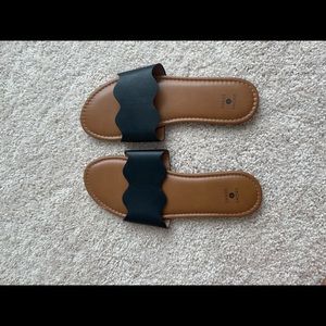 ⚡️2/$25⚡️ NWOT sandals